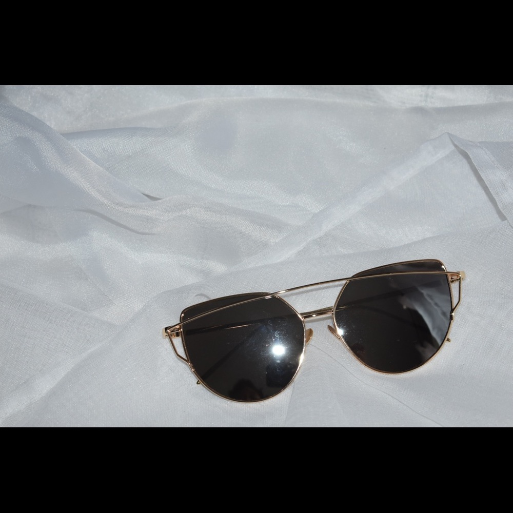 Sunglasses - Picture 2 of 6